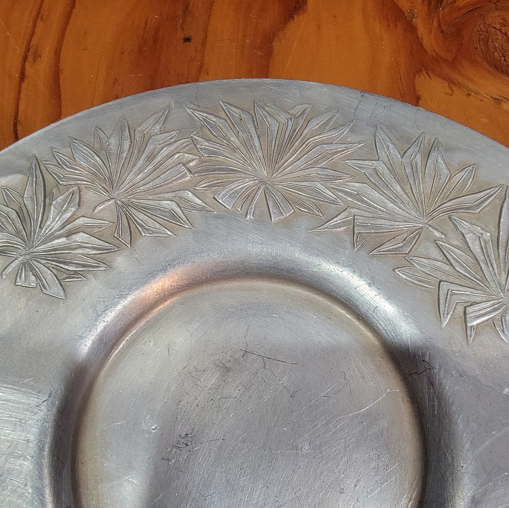 Vintage Hand Forged Everlast Aluminum Plate‎ leaves